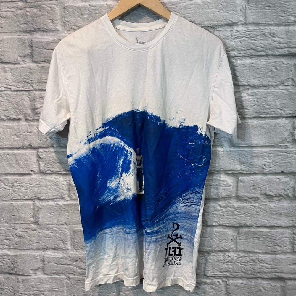 TLFI True Love False Idols Wave Surfer Graphic T-Shirt Men’s Large
